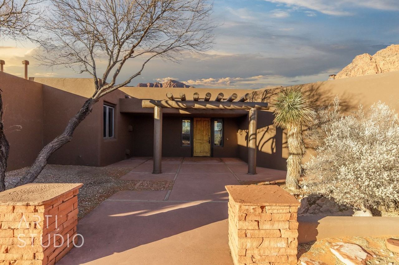 874 W Roadrunner Ct - Photo 3 of 45