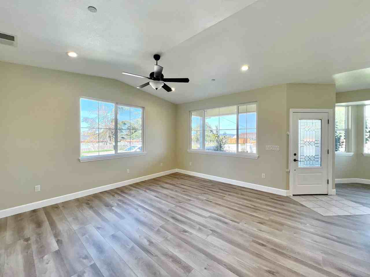 435 Mansfield Rd - Photo 2 of 17