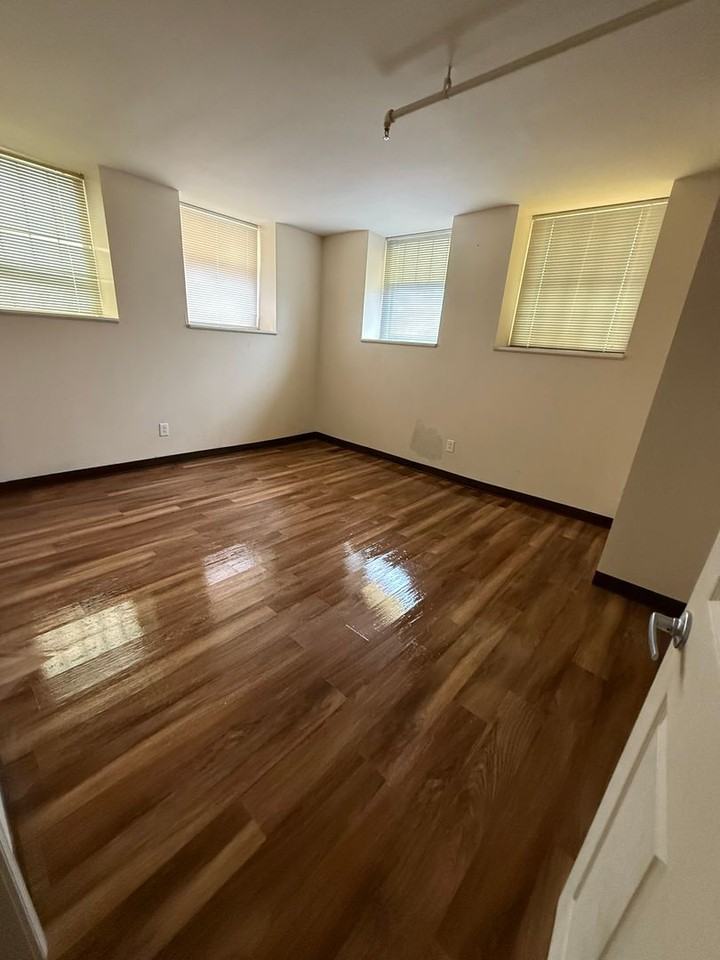 Gas City School Apartments - Photo 4 of 13