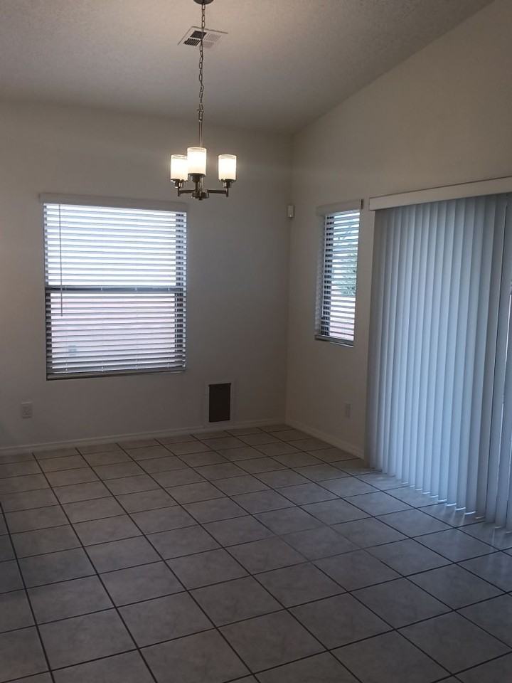 1202 Grace St Ne - Photo 5 of 22