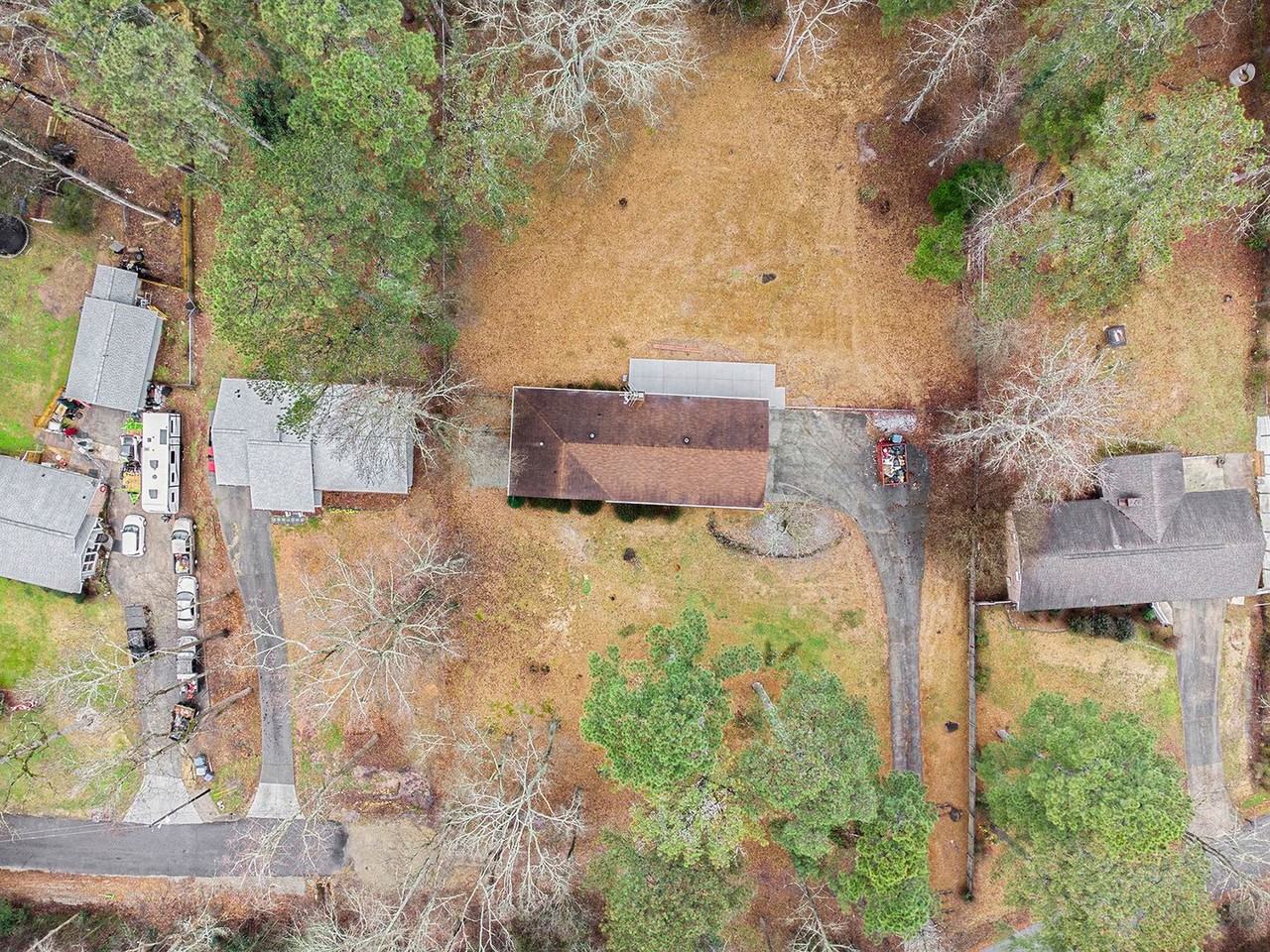 3391 Oak Dr - Photo 2 of 37