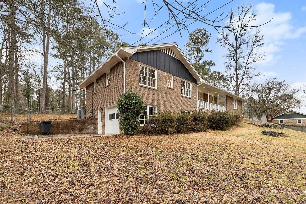 3391 Oak Dr - Photo 3 of 37