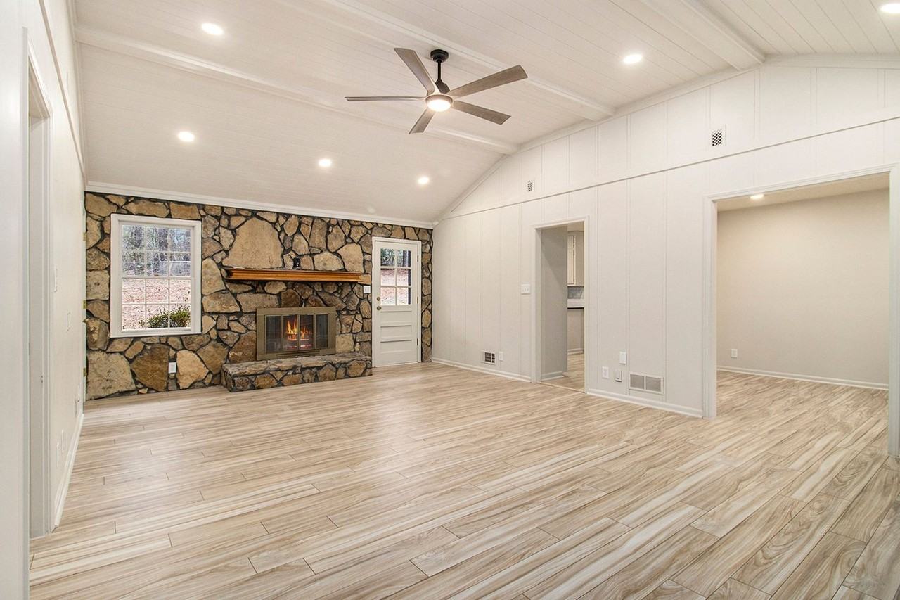 3391 Oak Dr - Photo 6 of 37