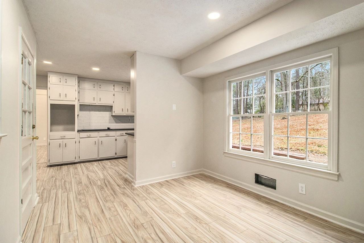 3391 Oak Dr - Photo 7 of 37
