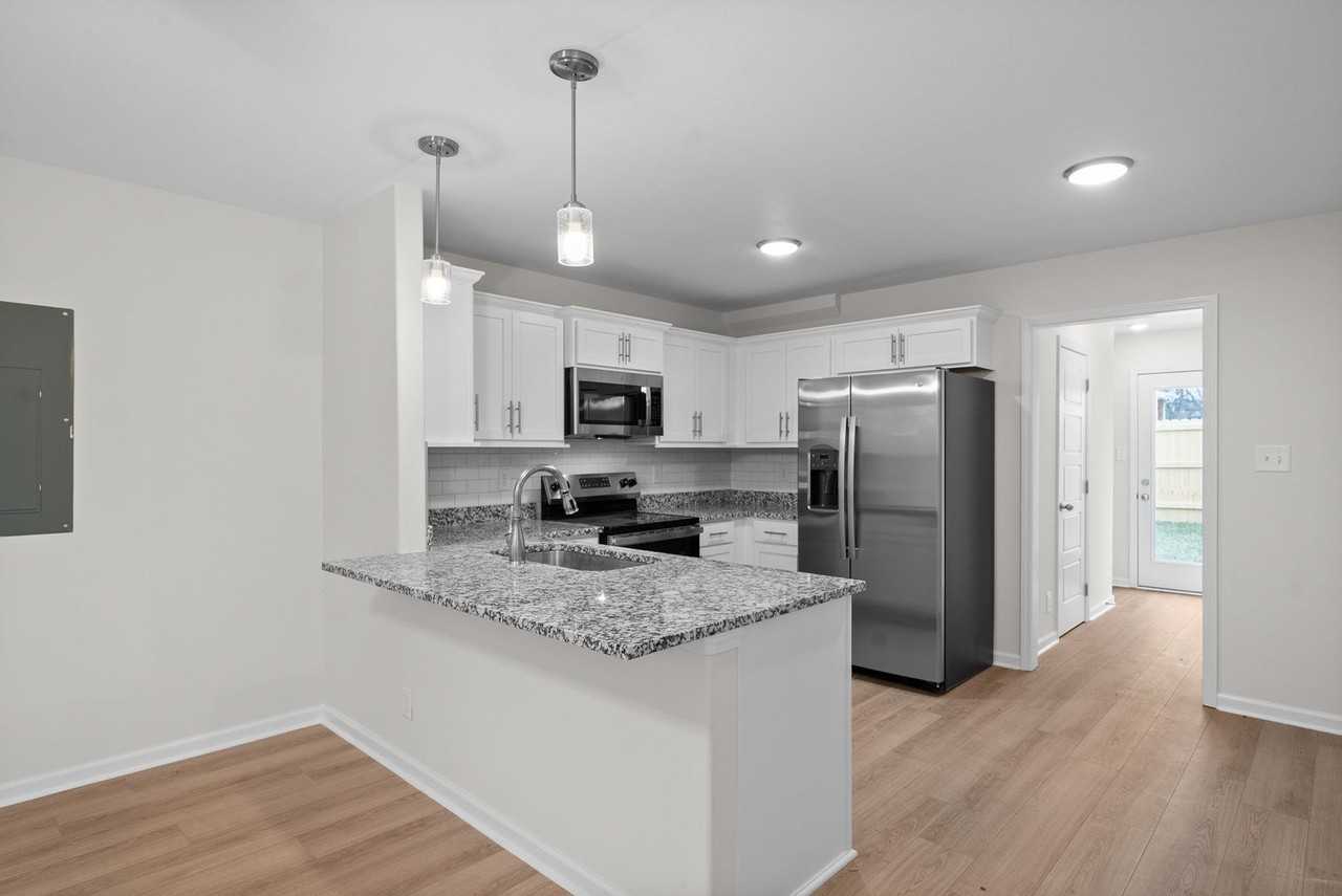 947 Wall St - Photo 7 of 24