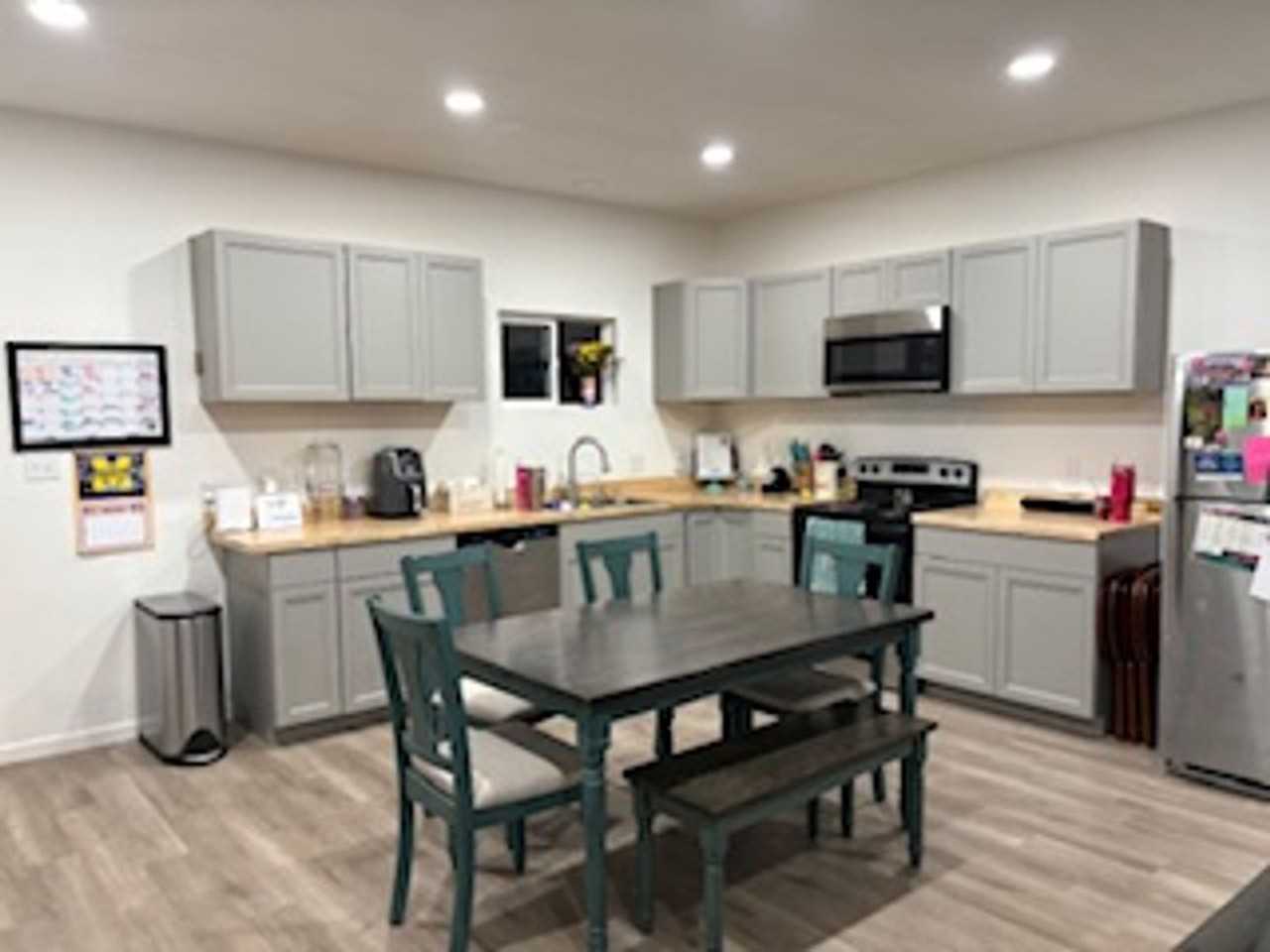 207 West - Photo 3 of 20