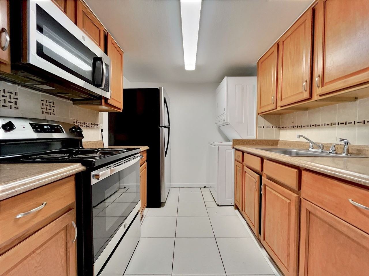 865 Sky Lake Cir #D - Photo 5 of 26