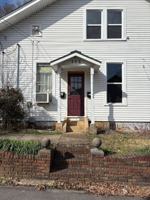 featured image of 102 W Lelia St