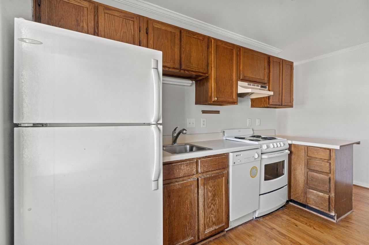 603 Wagon Wheel Rd - Photo 6 of 10