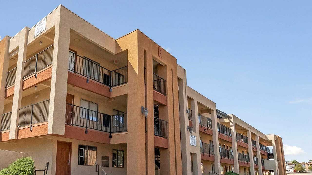 Residence at Tropicana - Photo 5 of 29