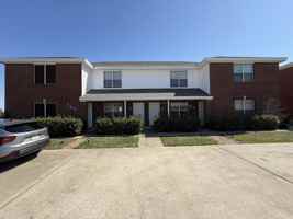 featured image of 705 S Amy Ln Apt B