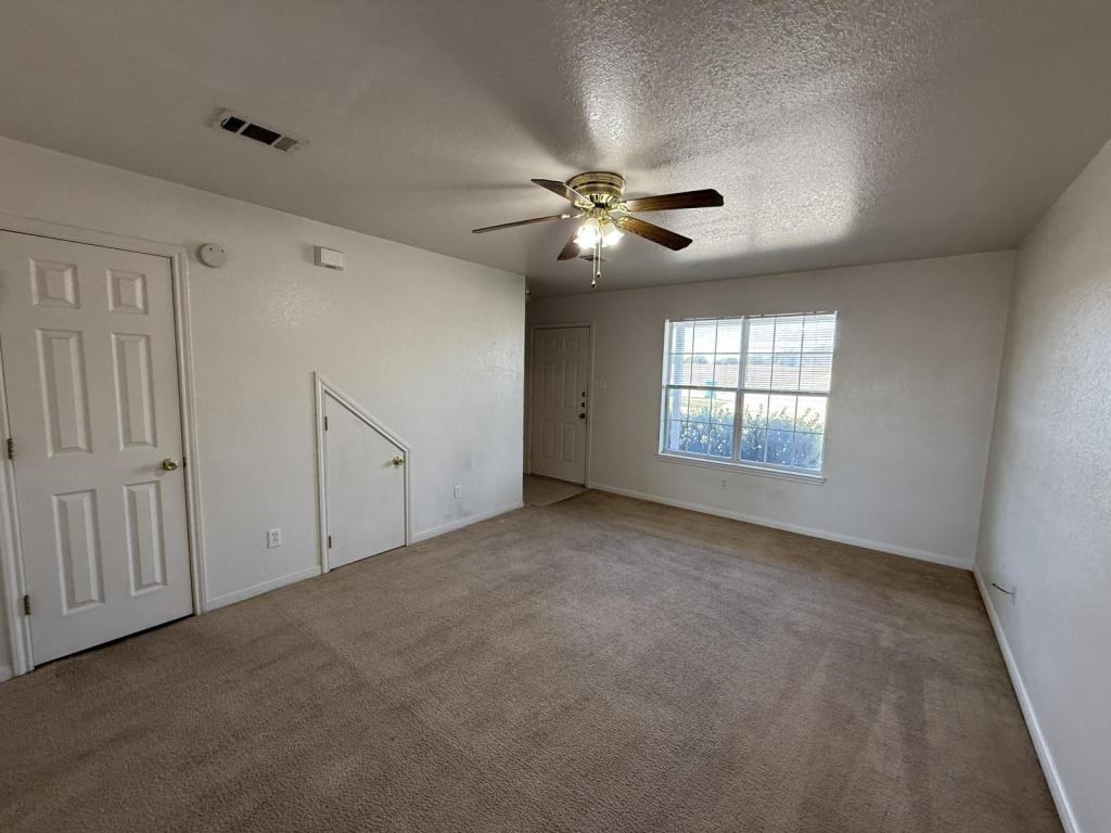 705 S Amy Ln Apt B - Photo 4 of 20