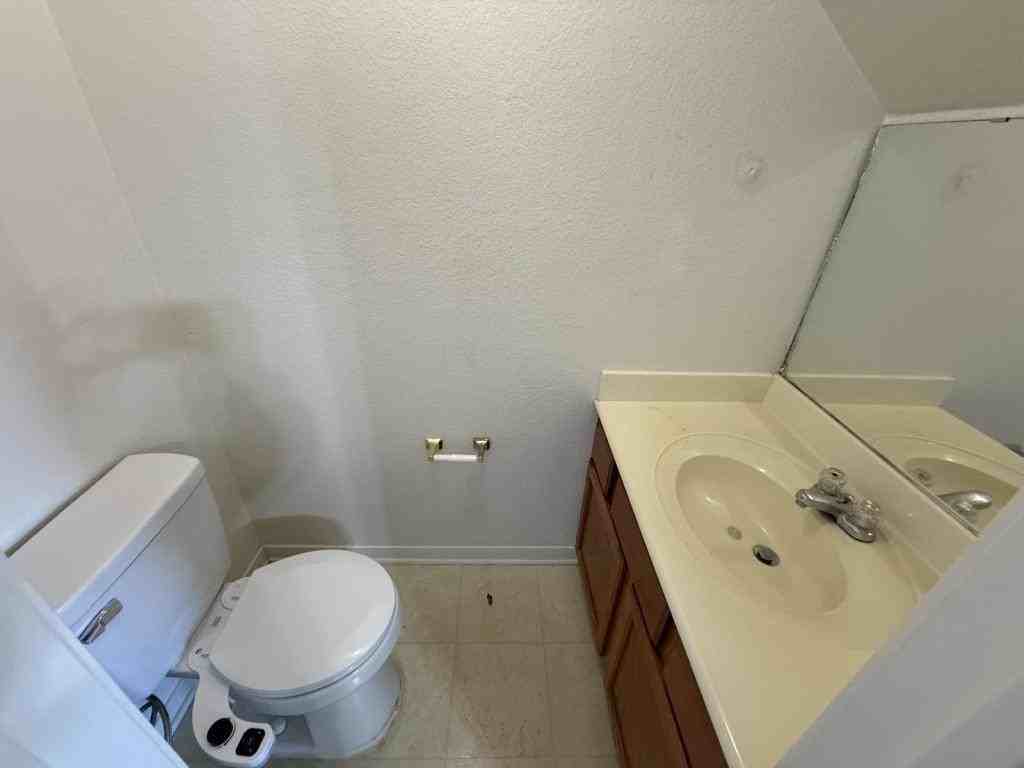 705 S Amy Ln Apt B - Photo 6 of 20