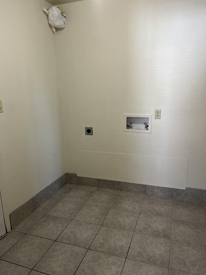 402 Miller Ln #5C - Photo 6 of 10