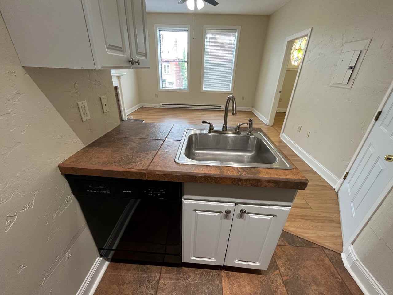 5530 Hays St #2F - Photo 4 of 19