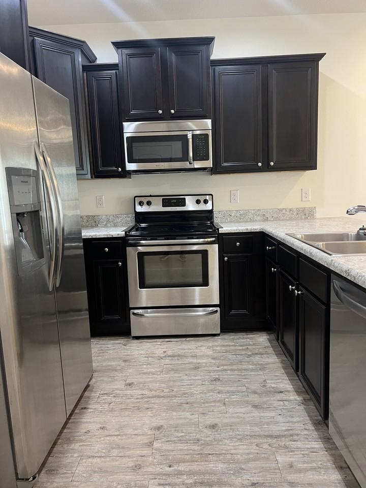 151 Iron Horse Dr E - Photo 6 of 32