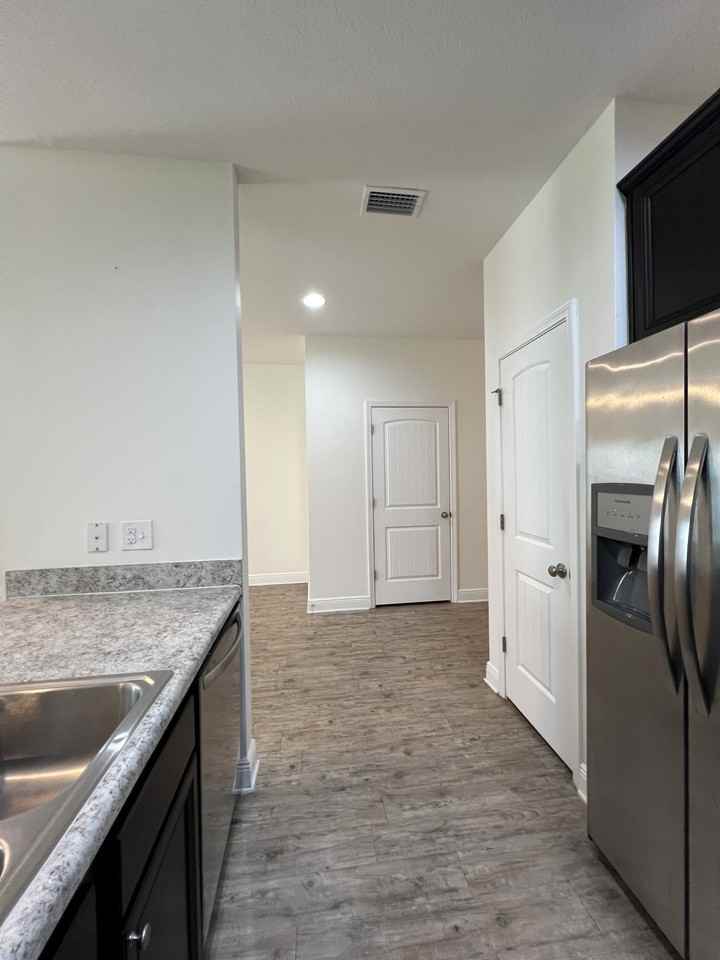 151 Iron Horse Dr E - Photo 7 of 32