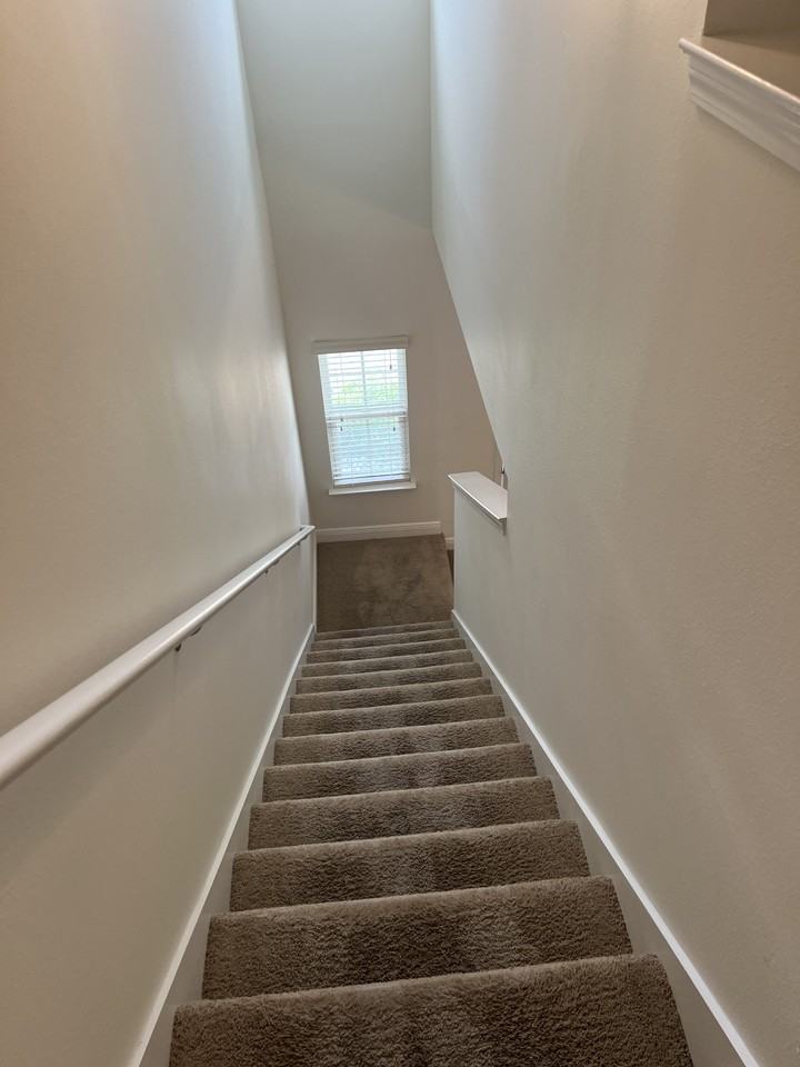 151 Iron Horse Dr E - Photo 6 of 32