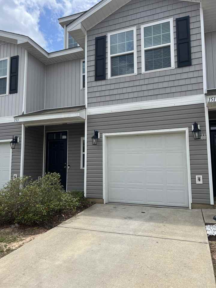 151 Iron Horse Dr E - Photo 5 of 32
