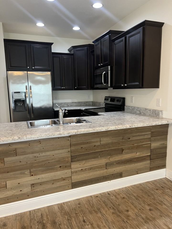 151 Iron Horse Dr E - Photo 3 of 32