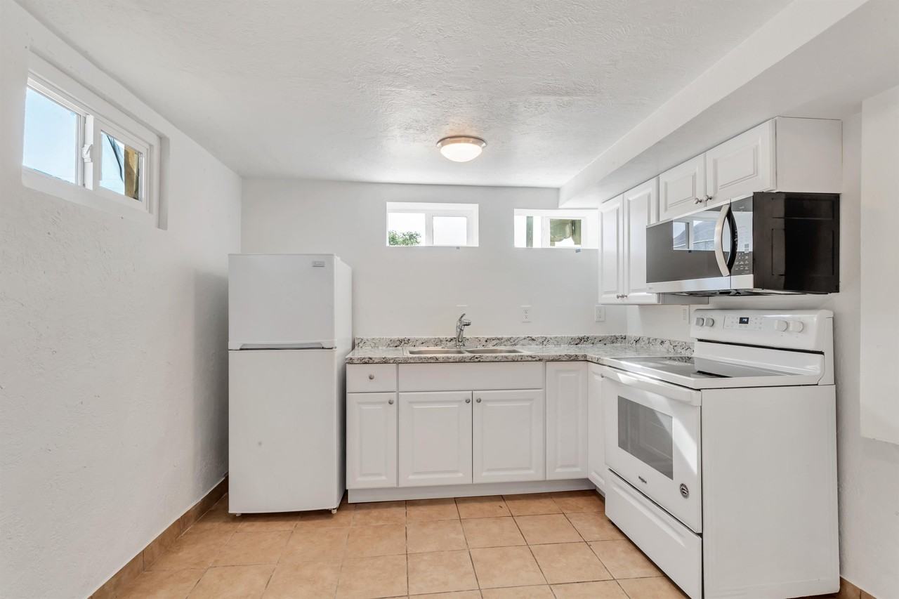 1326 East 1050 South Circle #C - Photo 6 of 12