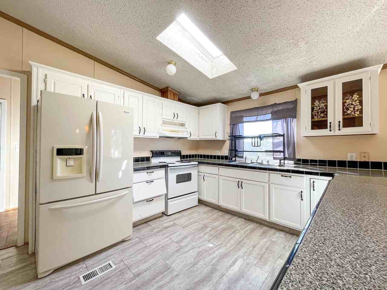 5061 Apache Moon - Photo 3 of 21