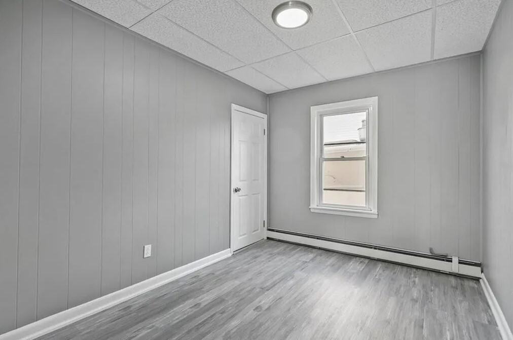 49 Ash St #1 - Photo 7 of 13