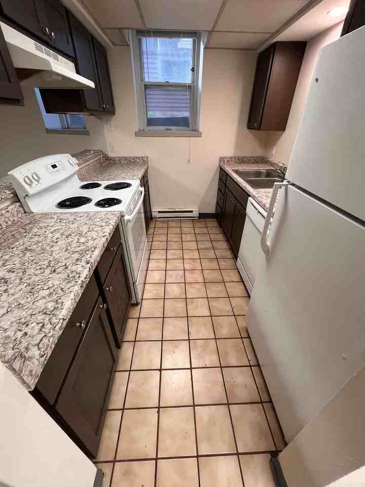 111 E Gorham St #4 - Photo 5 of 11