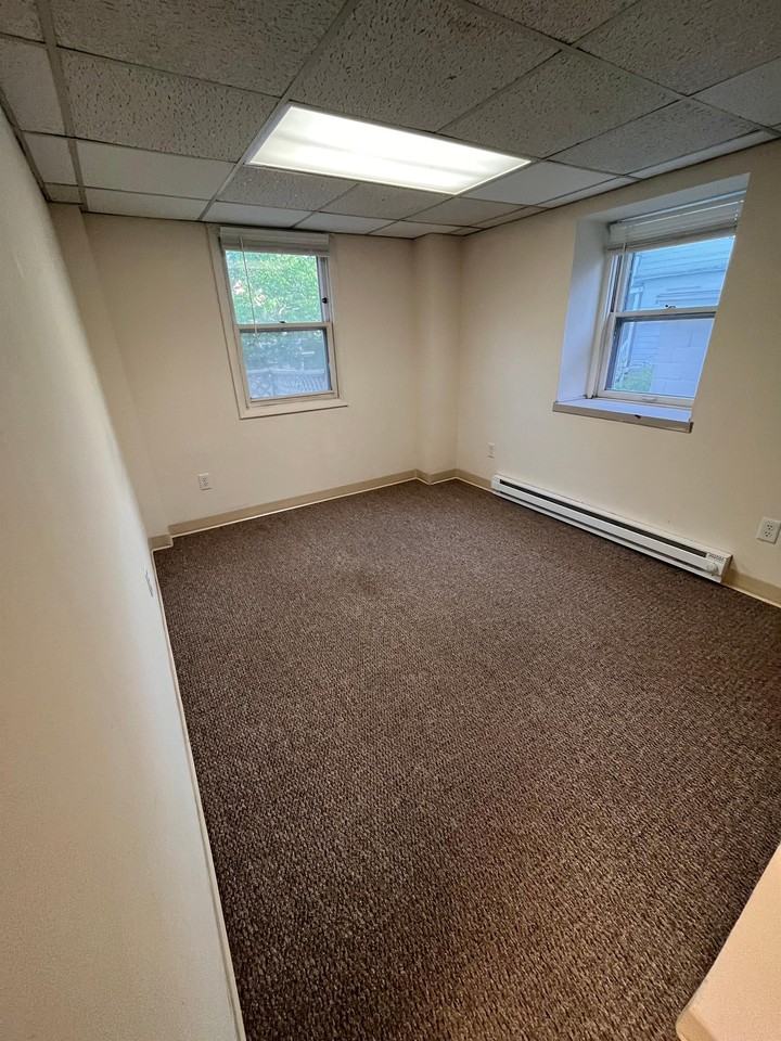 111 E Gorham St #4 - Photo 5 of 11