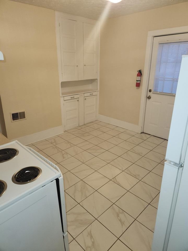 1706 15th St Sw #1706 - Photo 3 of 11