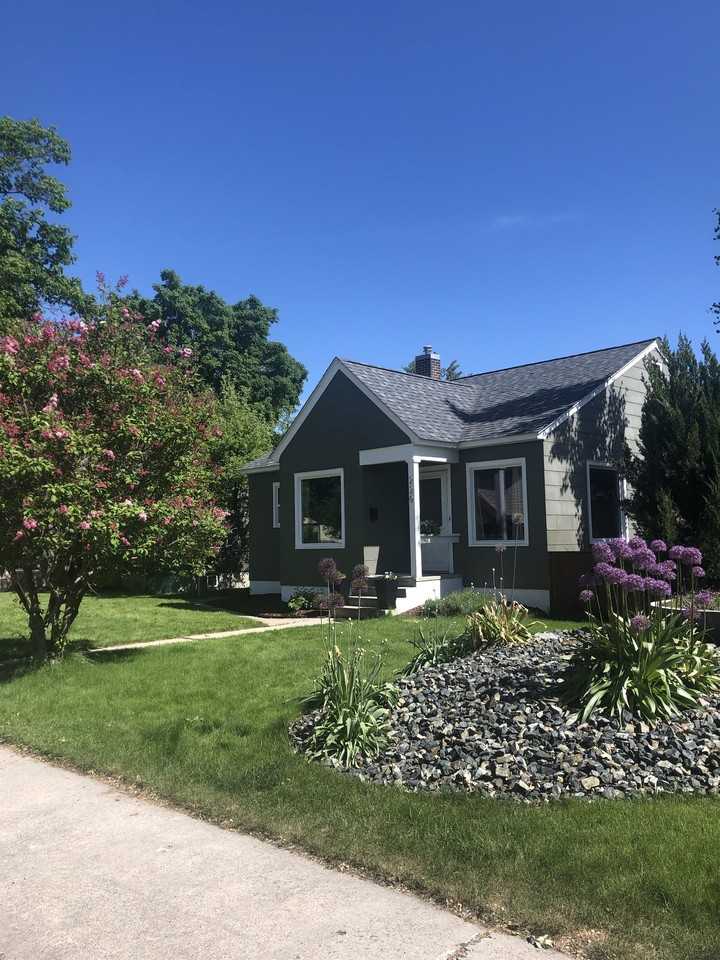 229 Burlington Ave - Photo 3 of 11