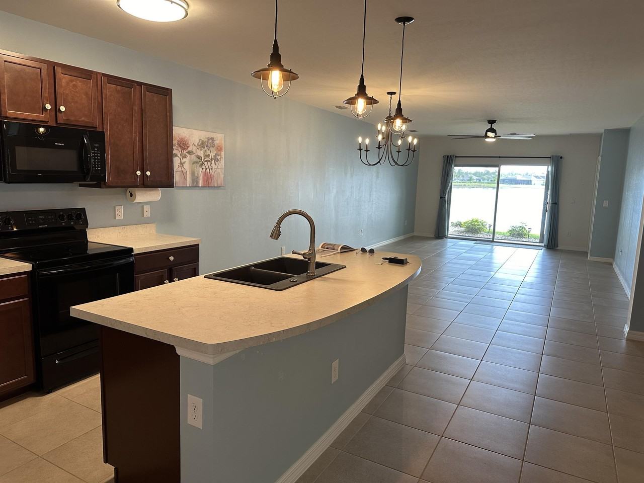 20058 Fiddlewood Avenue - Photo 4 of 22