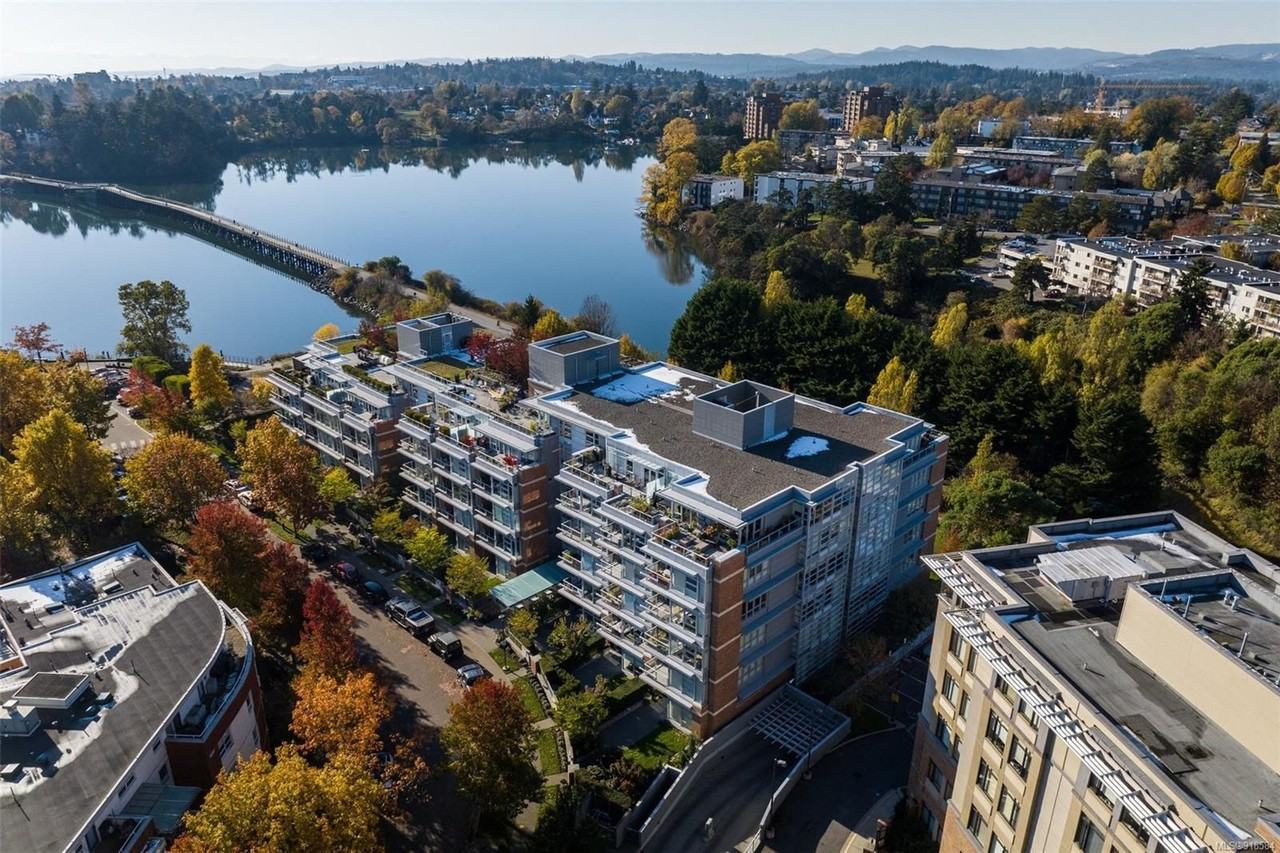 365 Waterfront Crescent #407 - Photo 3 of 17