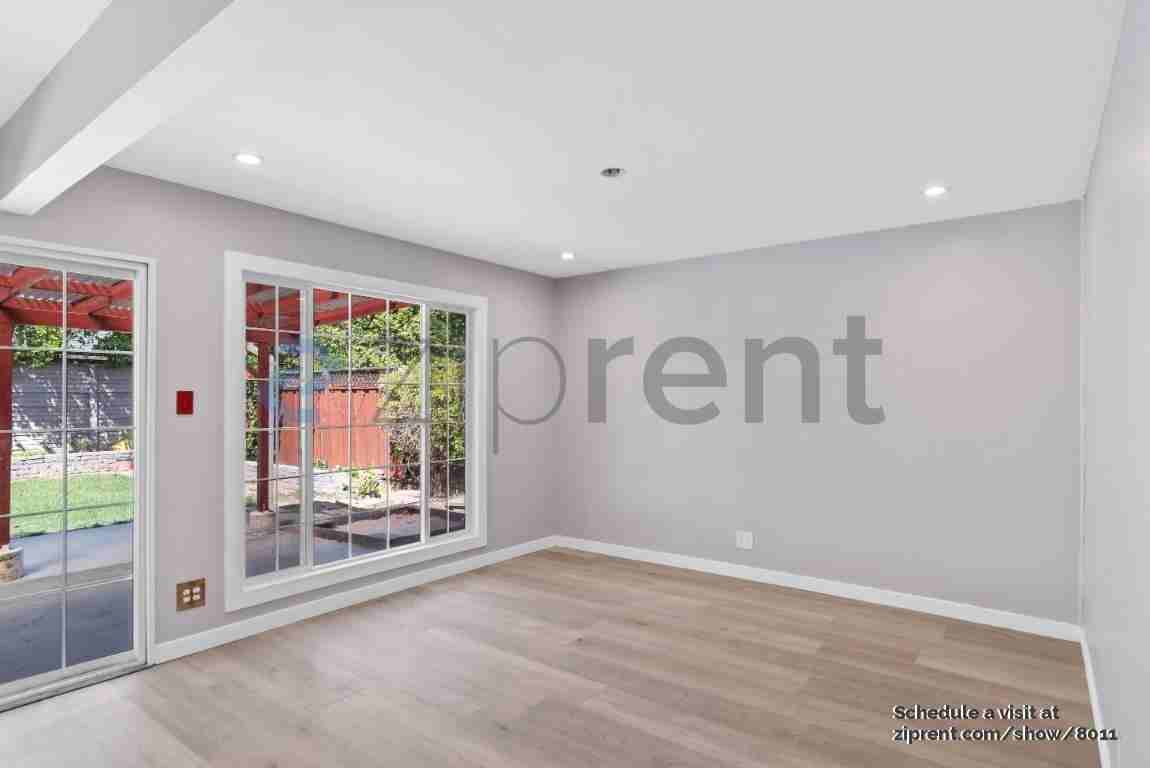 3645 Detjen St - Photo 3 of 18