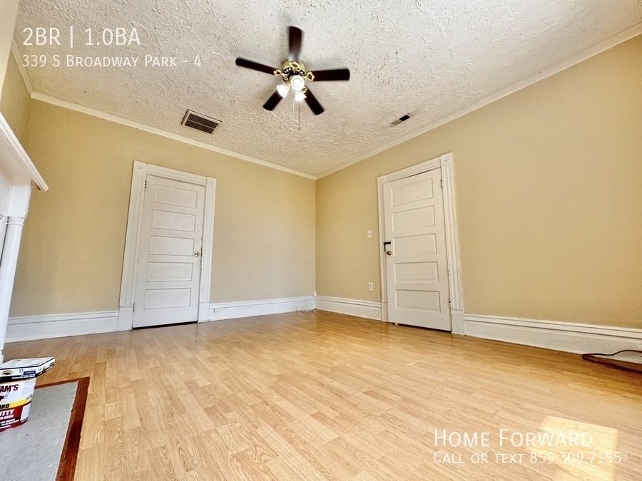 339 S Broadway Park #4 - Photo 4 of 14