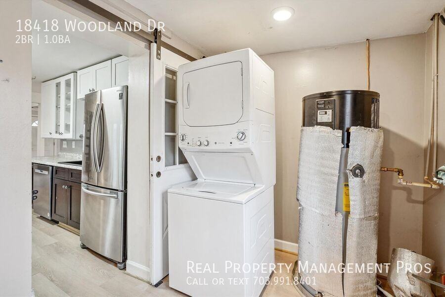 18418 Woodland Dr - Photo 2 of 20