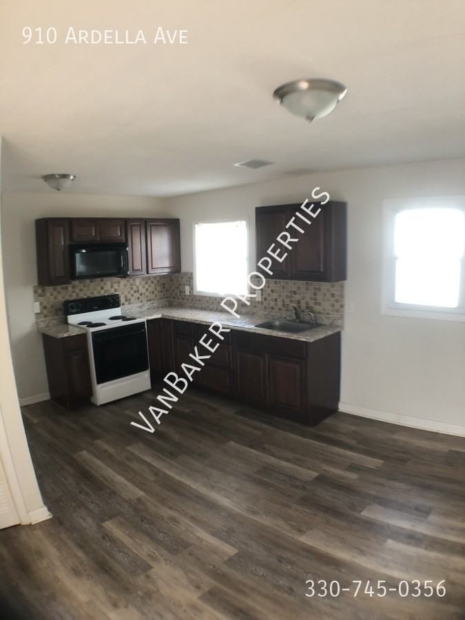 910 Ardella Ave - Photo 3 of 15