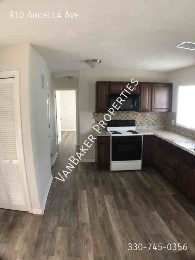 910 Ardella Ave - Photo 4 of 15