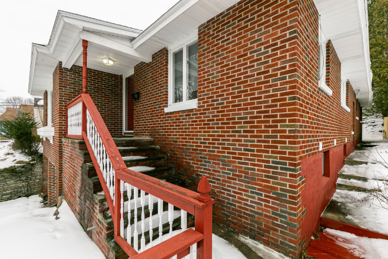 605 Crawford Ave - Photo 2 of 19