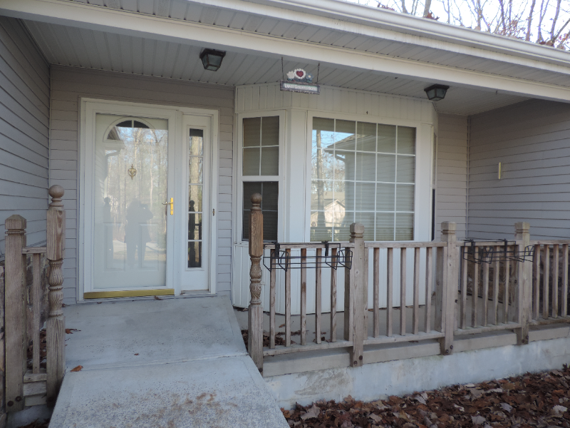 155 Lakeside Dr - Photo 2 of 19