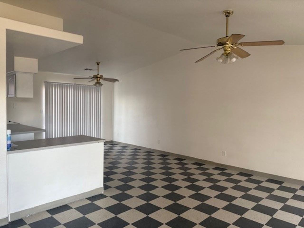 1720 Poppy Ct - Photo 4 of 17