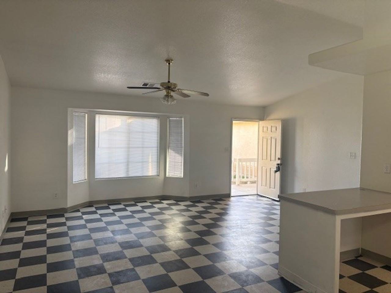1720 Poppy Ct - Photo 5 of 17