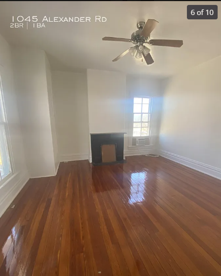 1045 Alexander Rd - Photo 4 of 10