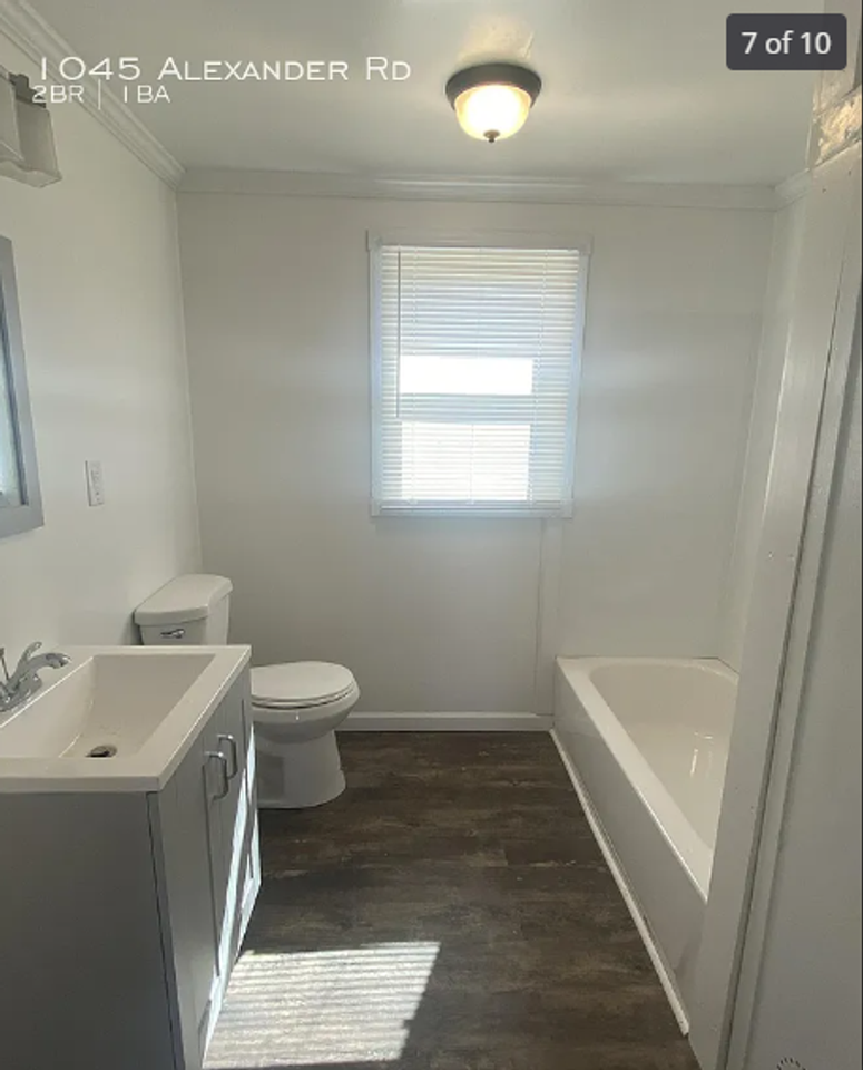 1045 Alexander Rd - Photo 5 of 10