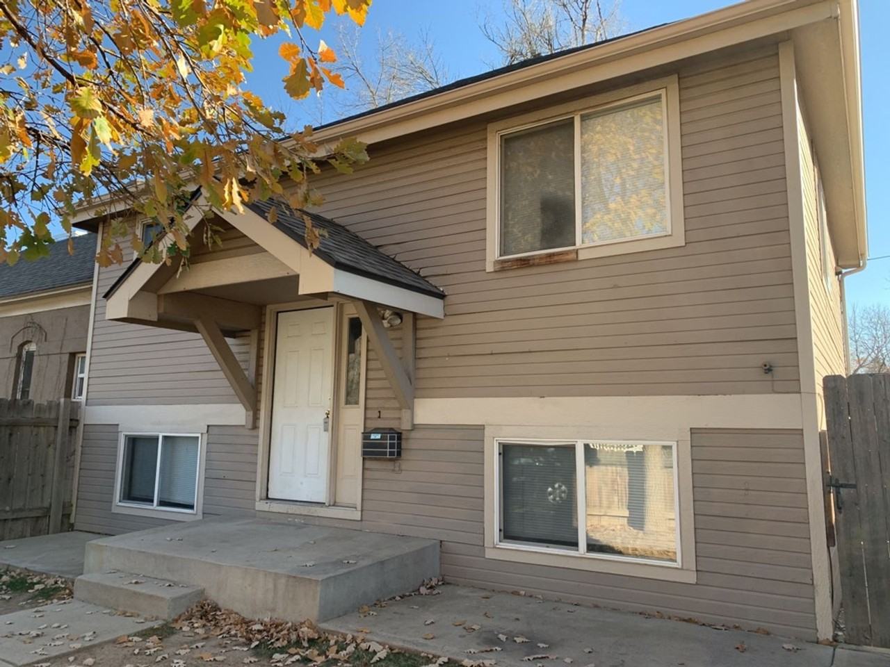 121 Edwards St - Photo 2 of 26