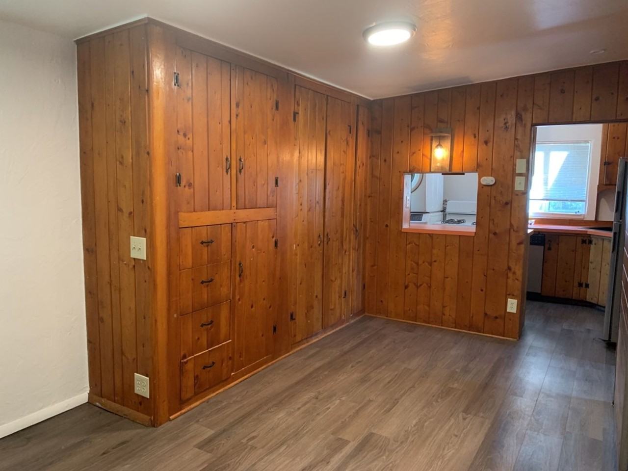 1208 W Myrtle St - Photo 5 of 20