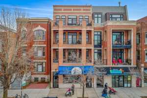 featured image of 3829 N Southport Ave