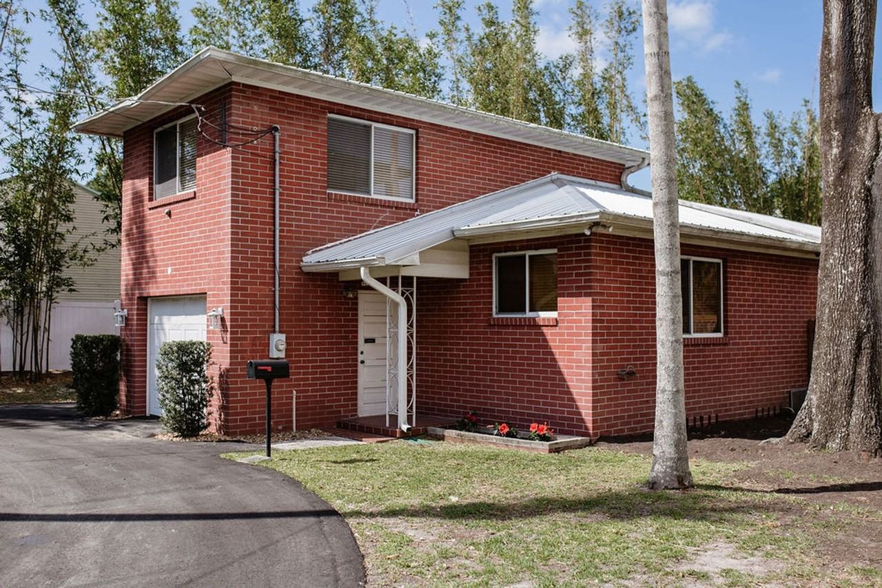 4124 N Riverside Dr - Photo 2 of 50