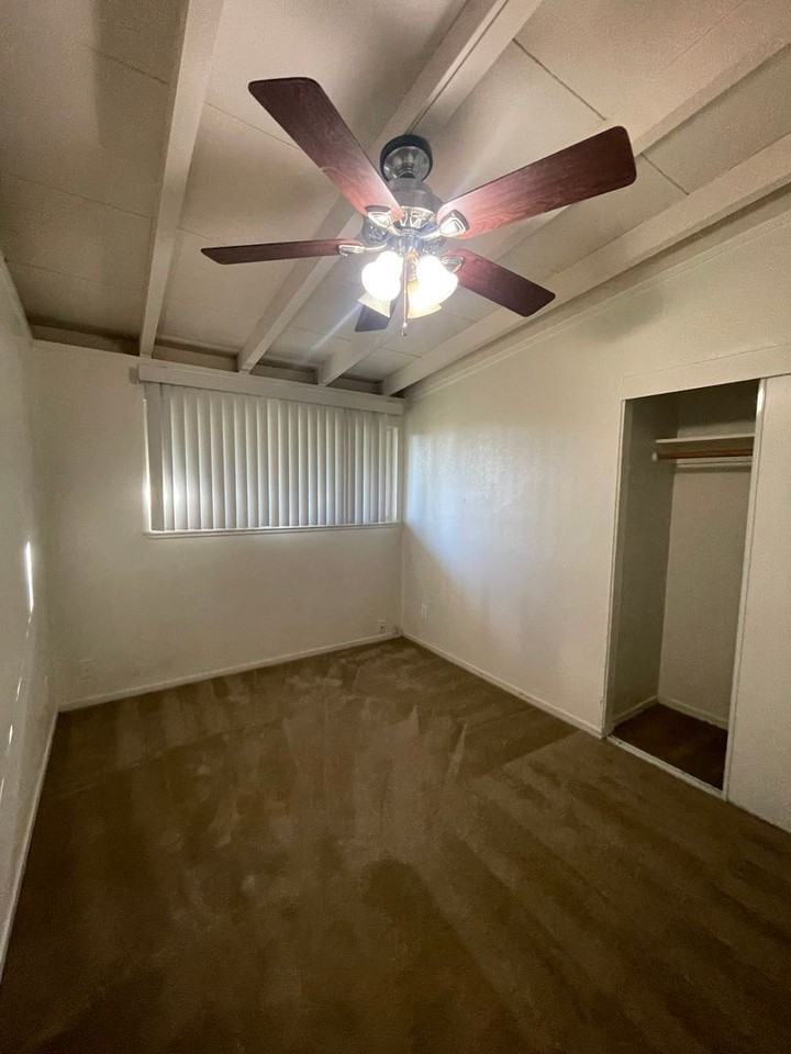 1025 Hobson Ave - Photo 2 of 9