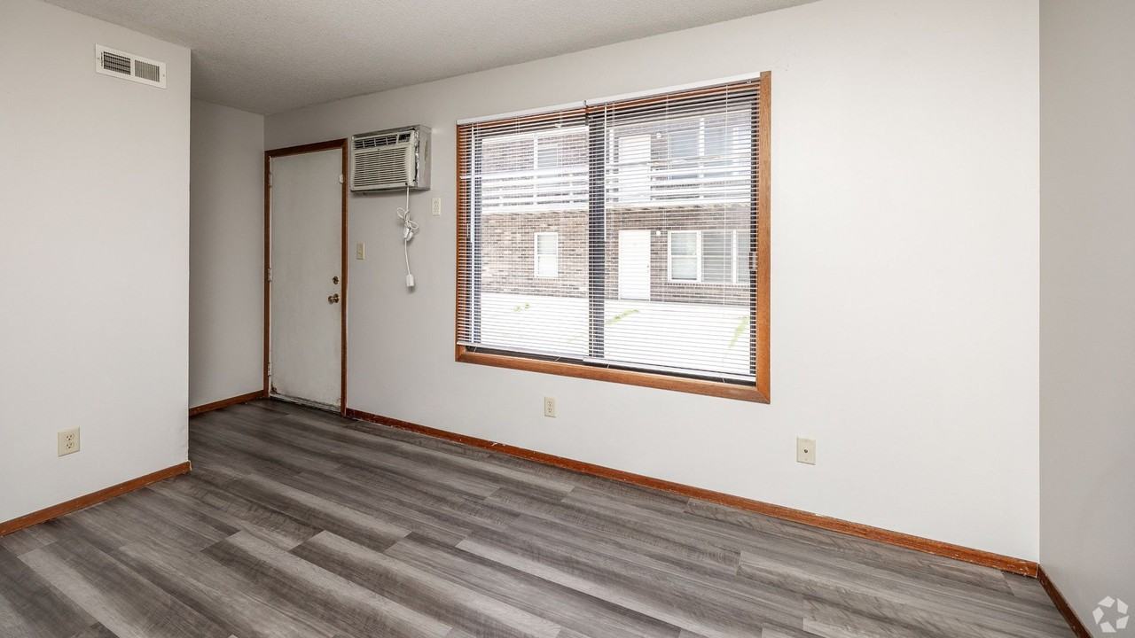 Residences on College Hill - Photo 5 of 21